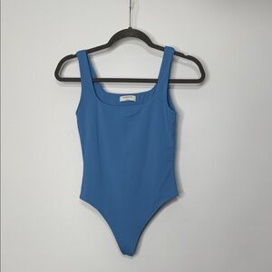 Aritzia Babaton Contour Light Blue Square Neck Tank Bodysuit Size Small